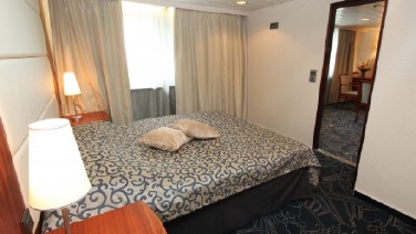 Ocean Endeavour cabin Junior Suite