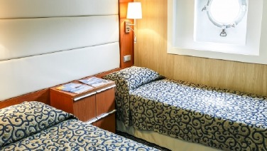 Ocean Endeavour cabin Twin Porthole Plus