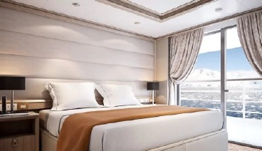 Silver Cloud Expedition cabin Medallion Suite