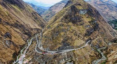 Ecuador & Galapagos 'Avenue of the Volcanoes and the Devil's Nose Train'