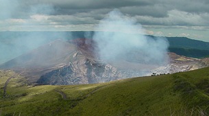 Visit a Volcano by night